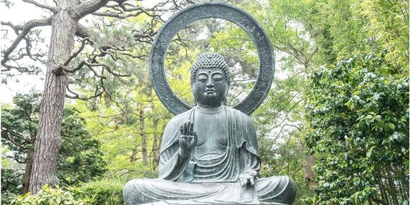 Mahāyāna Buddhism: Beliefs, Practices & Path to Enlightenment